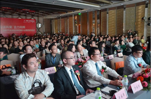 人民電器,人民電器集團(tuán),中國人民電器集團(tuán)人民（武漢）國際汽車城招商現(xiàn)場(chǎng)人氣火爆